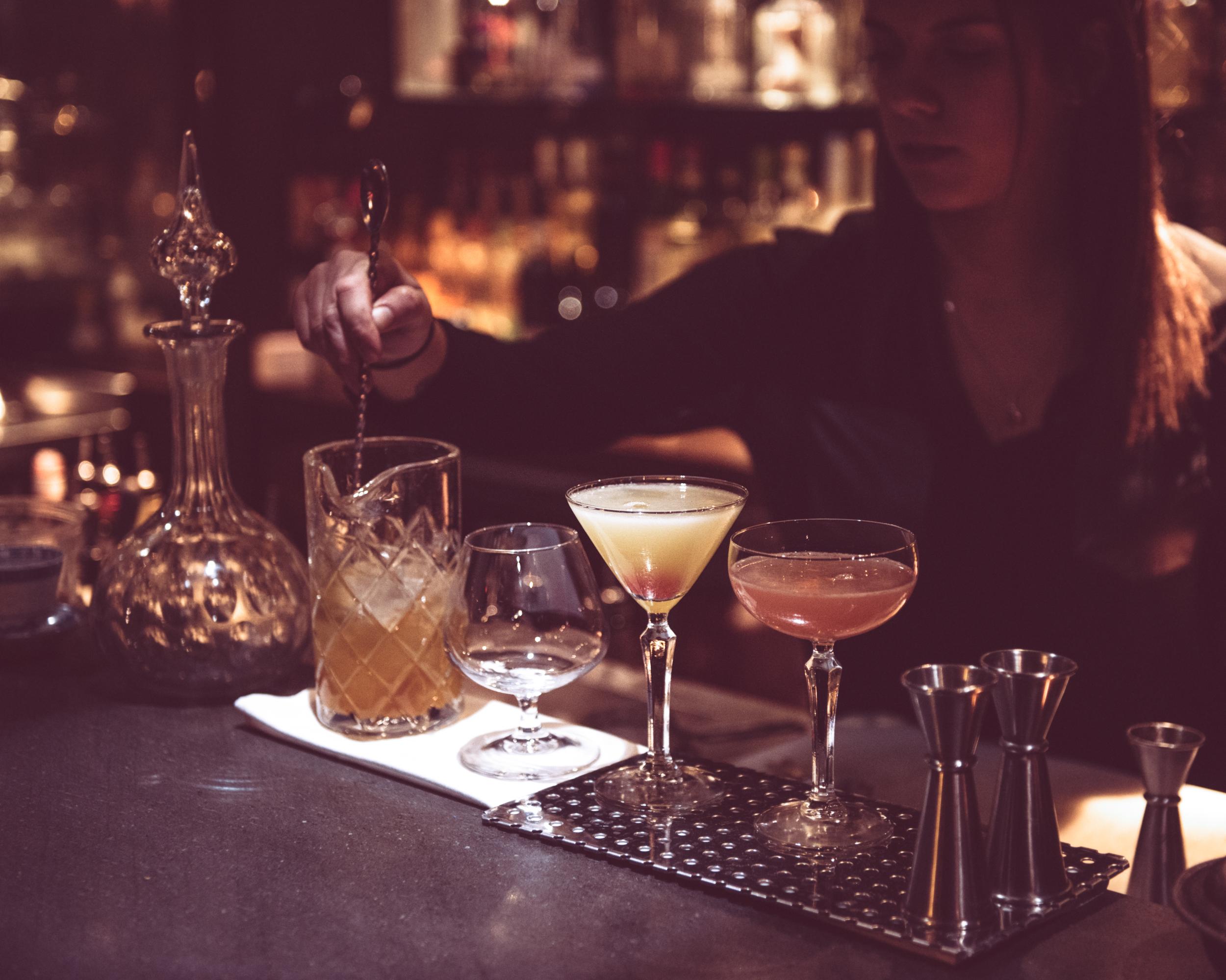 梅加洛酒店 伦敦 外观 照片 Cocktails at the bar